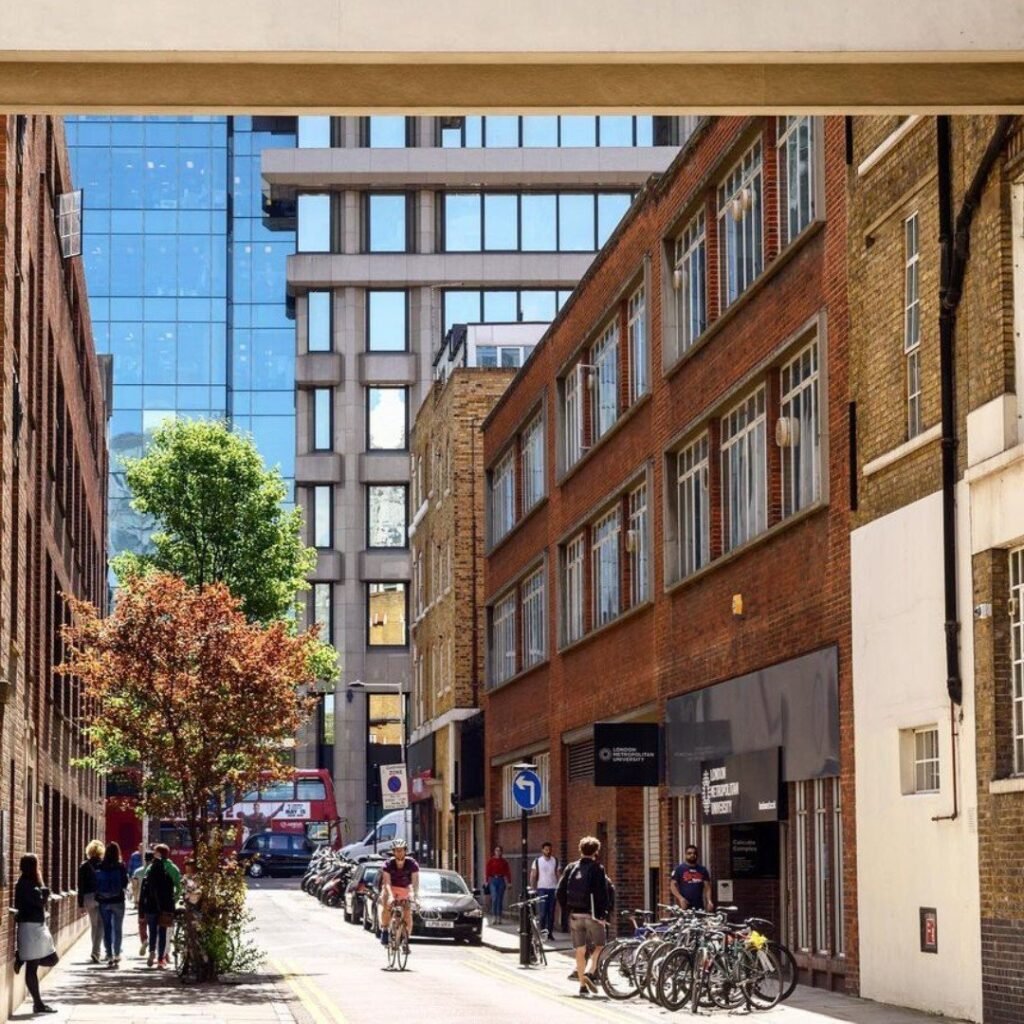 LONDON_METROPOLITAN_UNIVERSITY_2.jpg