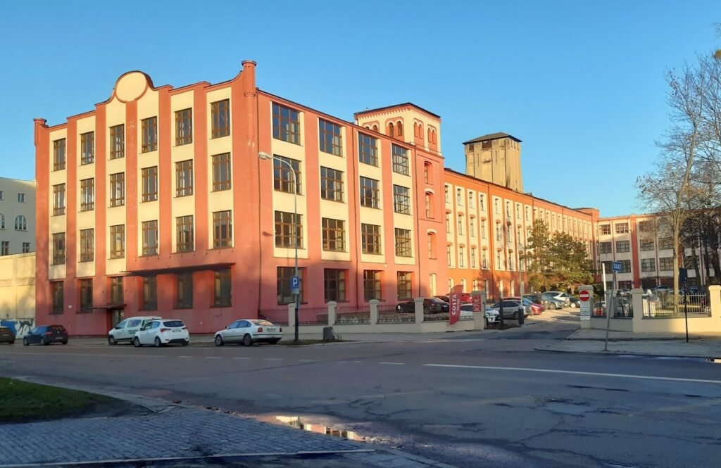 AKADEMIA_HUMANISTYCZNO___EKONOMICZNA_W_LODZ_5