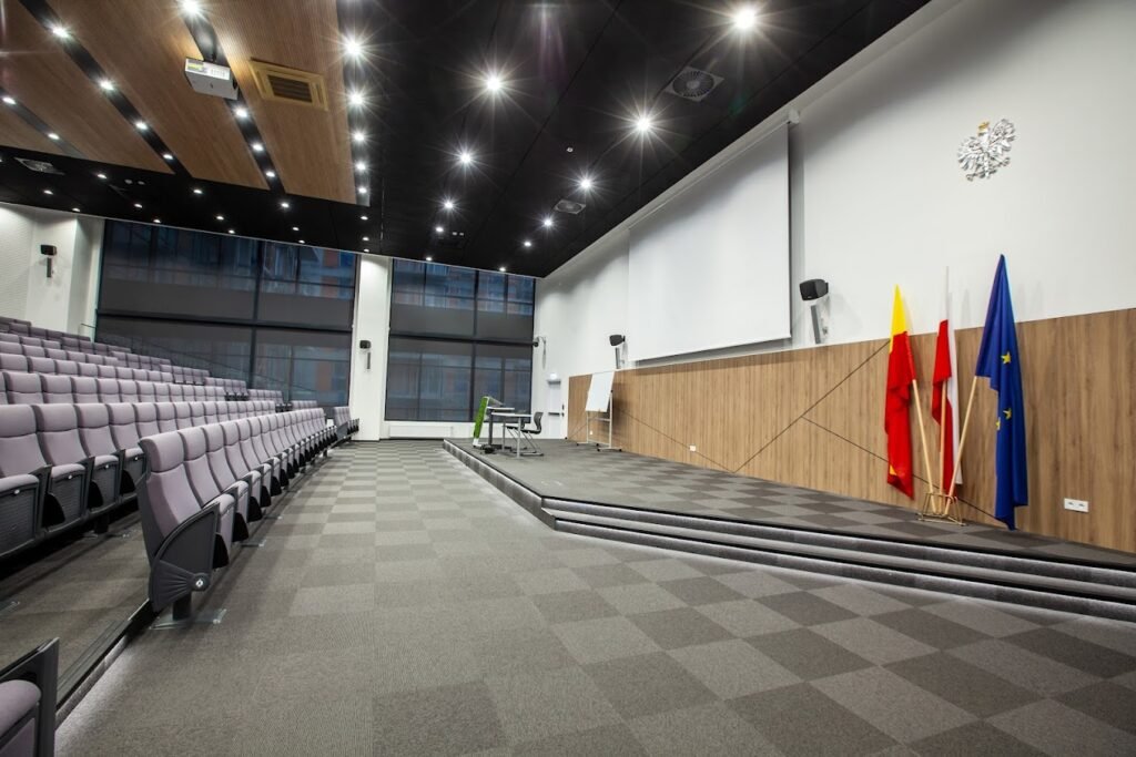 UNIVERSITY_OF_ECONOMICS_AND_HUMANS_SCIENCES_IN_WARSAW___VIZJA___2